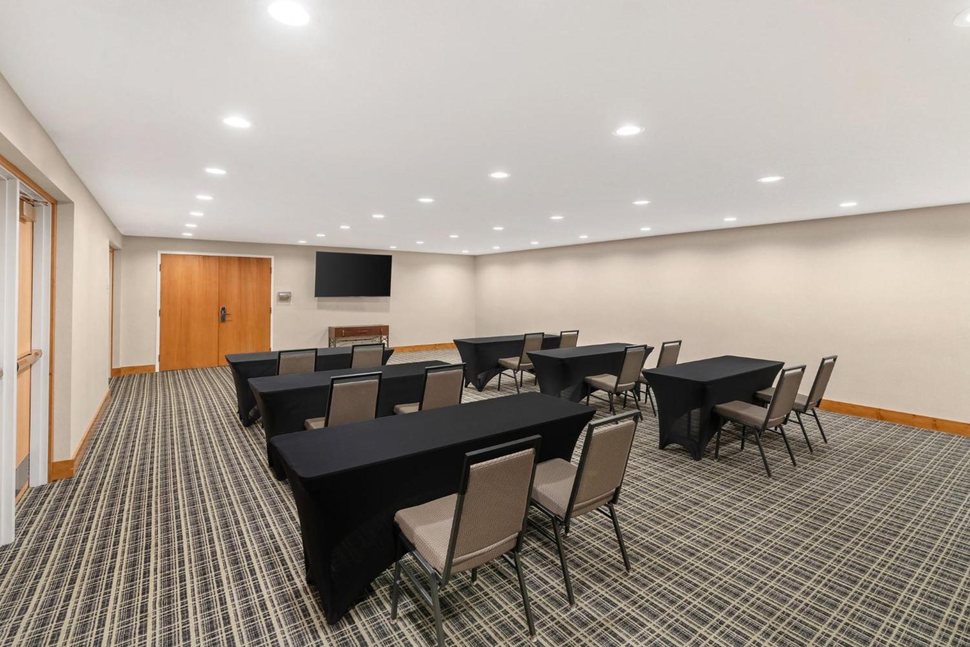 Holiday Inn Express & Suites Hayward By Ihg Luaran gambar
