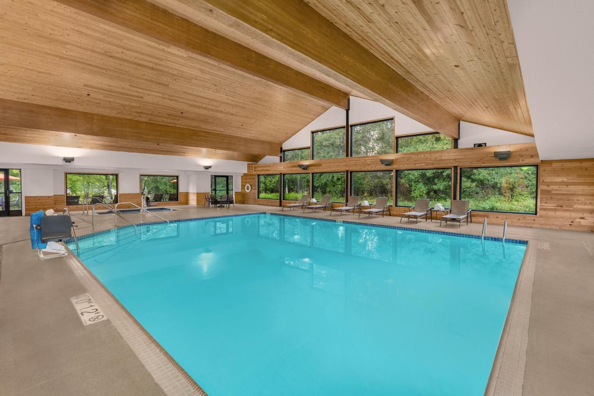 Holiday Inn Express & Suites Hayward By Ihg Luaran gambar